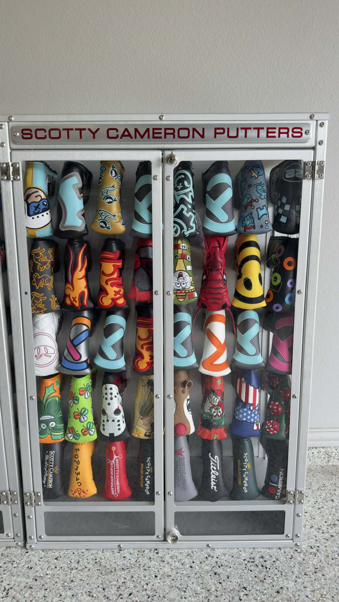 Scotty Cameron head cover display case