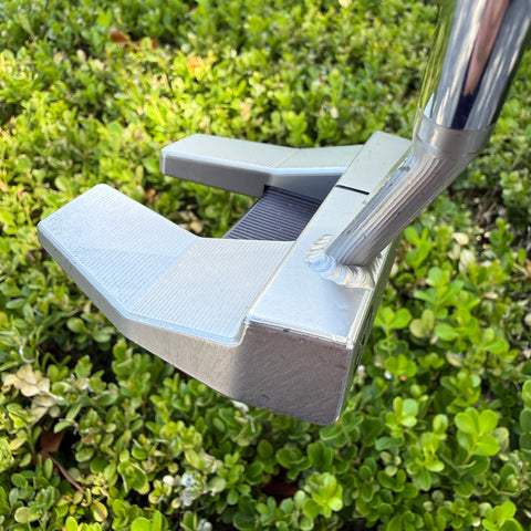 Left handed tour 5.5 Scotty Cameron putter
