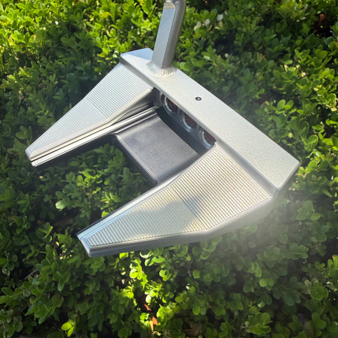 Right handed Scotty Cameron tour phantom 7.5 putter