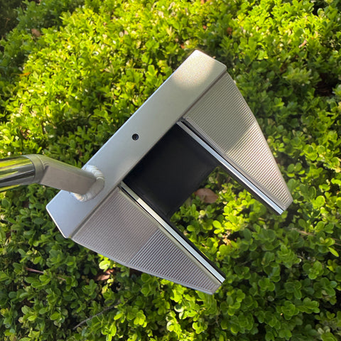 Right handed Scotty Cameron tour phantom 7.5 putter